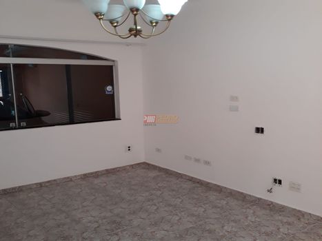 Foto 3 do(a) Casa de 3 quartos à venda em Jardim Las Vegas, Santo André