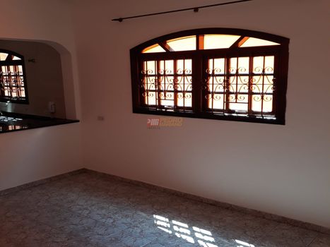 Foto 1 do(a) Casa de 3 quartos à venda em Jardim Las Vegas, Santo André