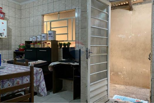 Foto 4 do(a) Casa de 2 quartos à venda em Vila Ilze, Itapira