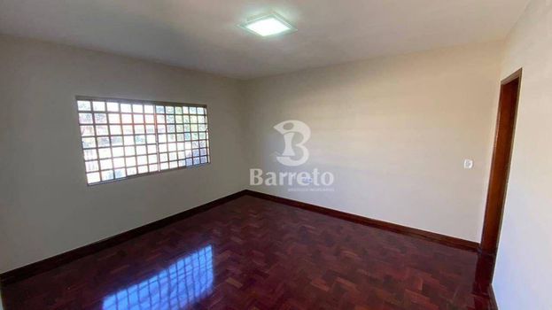 Foto 6 do(a) Casa de 3 quartos à venda em Jardim Caviúna, Rolândia