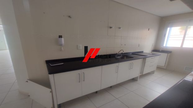 Foto 5 do(a) Apartamento de 3 quartos à venda em Lagoa da Conceição, Florianópolis
