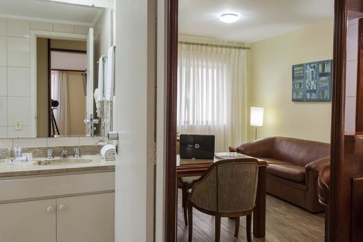 Foto 3 do(a) Flat de 1 quartos à venda em Jardim Europa, São Paulo