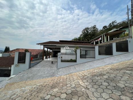 Foto 1 do(a) Casa de 3 quartos à venda em Ilha da Figueira, Jaraguá do Sul