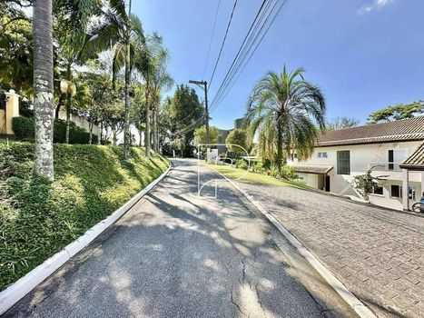 Foto 3 do(a) Casa em Condomínio de 5 quartos à venda em Residencial Euroville, Carapicuíba