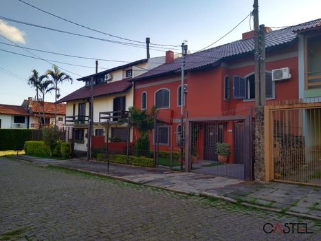 Foto 1 do(a) Casa de 4 quartos à venda em Serraria, Porto Alegre