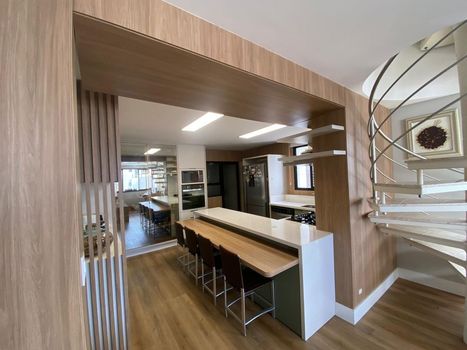 Foto 9 do(a) Cobertura de 4 quartos à venda em Agronômica, Florianópolis