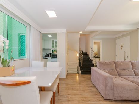 Foto 8 do(a) Casa em Condomínio de 3 quartos à venda em Santa Cândida, Curitiba