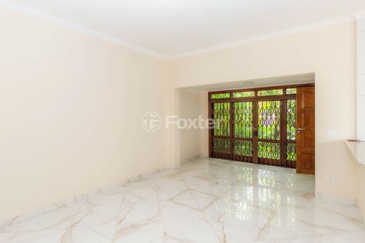 Foto 3 do(a) Casa de 3 quartos à venda em Caxingui, São Paulo