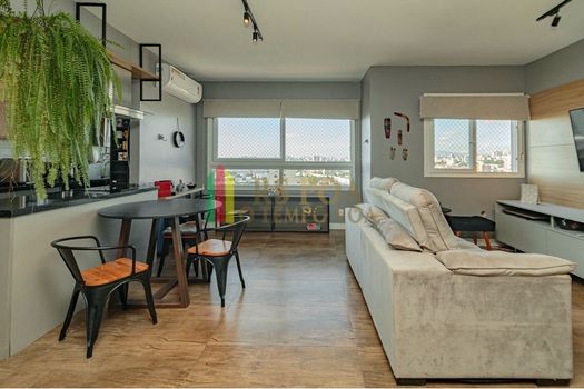 Foto 4 do(a) Apartamento de 2 quartos à venda em Navegantes, Porto Alegre