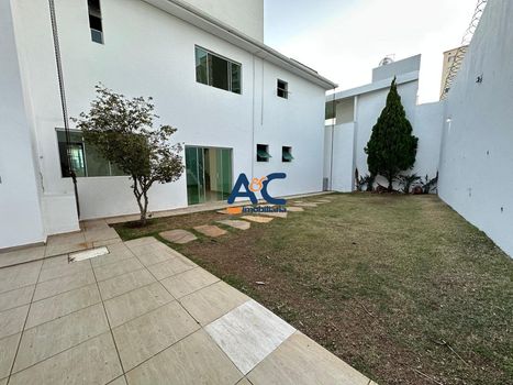 Foto 2 do(a) Casa em Condomínio de 4 quartos à venda em Vale das Amendoeiras, Contagem