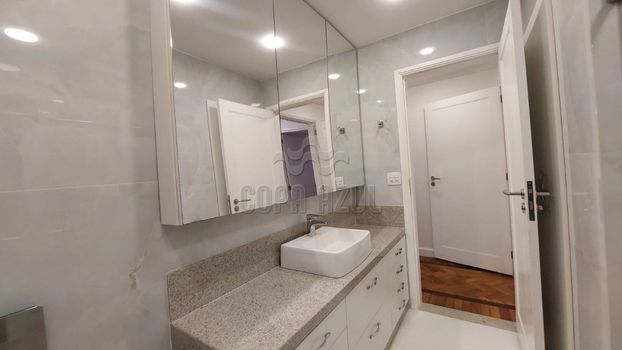 Foto 16 do(a) Apartamento de 3 quartos à venda em Leme, Rio de Janeiro
