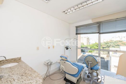 Foto 8 do(a) Sala / Conjunto Comercial false à venda em São João, Porto Alegre