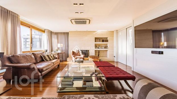 Foto 7 do(a) Apartamento de 4 quartos à venda em Moinhos de Vento, Porto Alegre