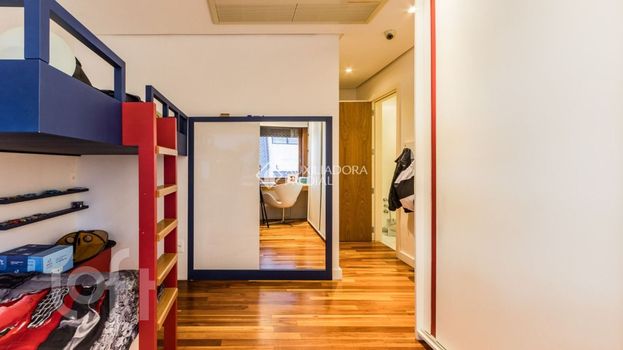 Foto 13 do(a) Apartamento de 4 quartos à venda em Moinhos de Vento, Porto Alegre