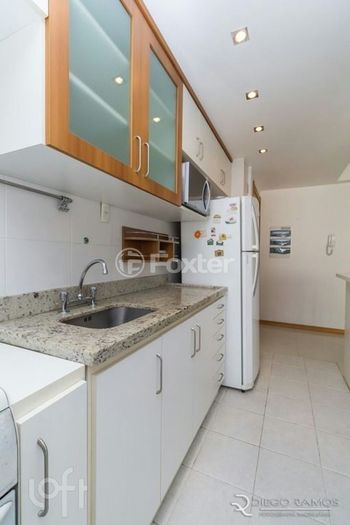 Foto 16 do(a) Apartamento de 2 quartos à venda em Passo da Areia, Porto Alegre