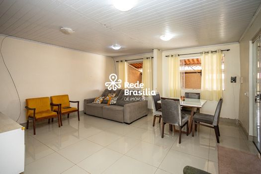 Foto 2 do(a) Casa de 3 quartos à venda em Candangolândia, Brasília