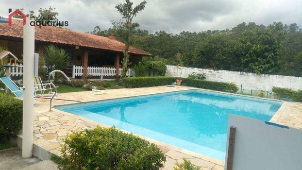 Foto 4 do(a) Casa de 4 quartos à venda em null, Igaratá
