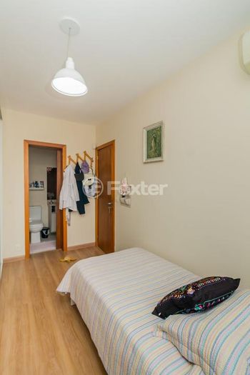 Foto 28 do(a) Casa em Condomínio de 3 quartos à venda em Vila Jardim, Porto Alegre
