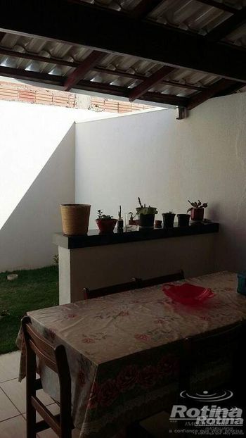 Foto 12 do(a) Casa de 2 quartos à venda em Jardim Europa, Uberlândia