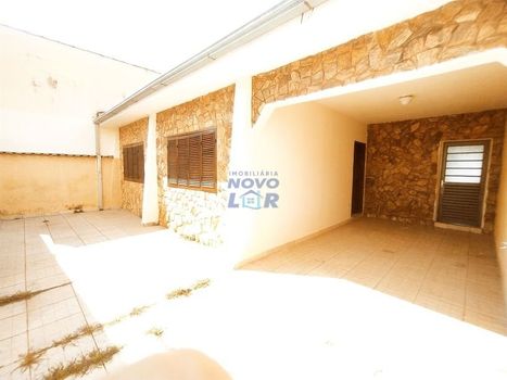 Foto 2 do(a) Casa de 4 quartos à venda em Jardim Andere, Varginha