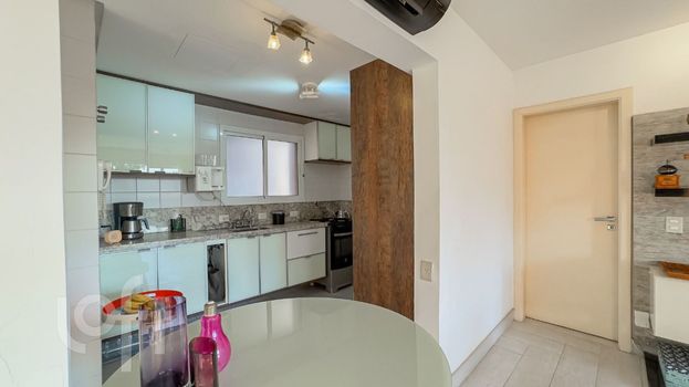 Foto 10 do(a) Apartamento de 3 quartos à venda em Petrópolis, Porto Alegre