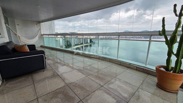 Foto 2 do(a) Apartamento de 4 quartos à venda em Ingá, Niterói