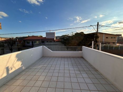 Foto 24 do(a) Casa de 3 quartos à venda em Vila Galvão, Jundiaí