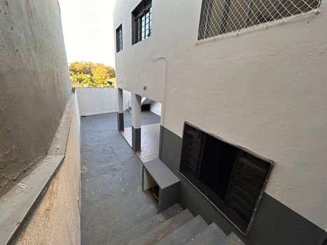 Foto 6 do(a) Casa de 3 quartos à venda em Vila Galvão, Jundiaí