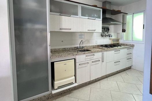 Foto 4 do(a) Apartamento de 3 quartos à venda em Praia Brava, Florianópolis