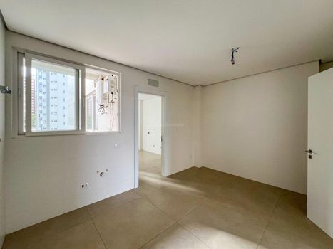 Foto 18 do(a) Apartamento de 4 quartos à venda em Zona 01, Maringá