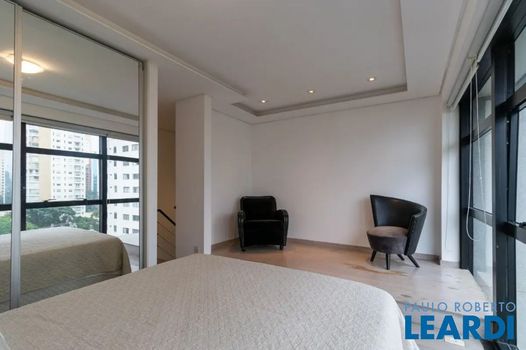 Foto 9 do(a) Apartamento false à venda em Vila Nova Conceição, São Paulo