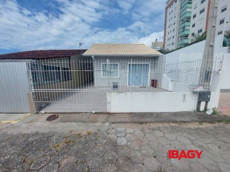 Foto 1 do(a) Apartamento de 1 quartos para alugar em Trindade, Florianópolis