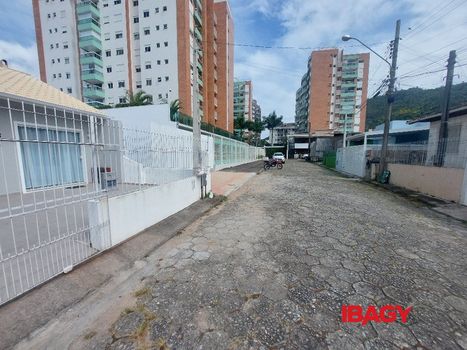 Foto 14 do(a) Apartamento de 1 quartos para alugar em Trindade, Florianópolis