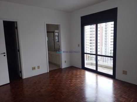 Foto 7 do(a) Apartamento de 3 quartos à venda em Moema, São Paulo