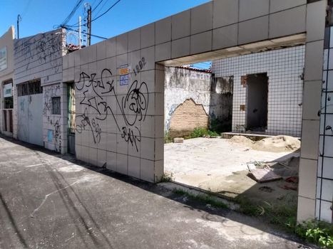 Foto 2 do(a) Casa de 3 quartos à venda em Vila União, Fortaleza
