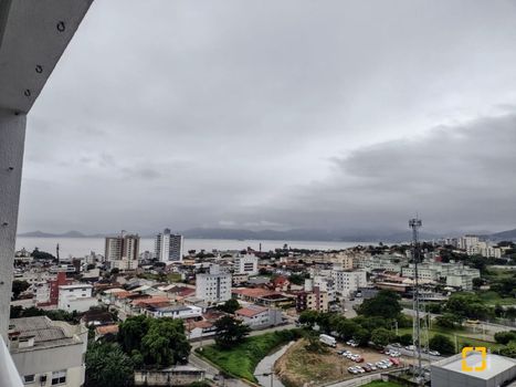 Foto 29 do(a) Apartamento de 3 quartos à venda em Barreiros, São José