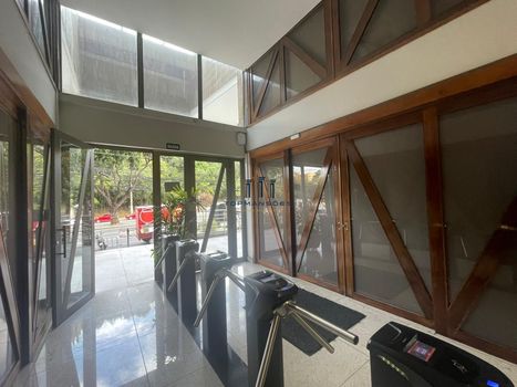 Foto 6 do(a) Loja de 4 quartos para alugar em São José, Belo Horizonte