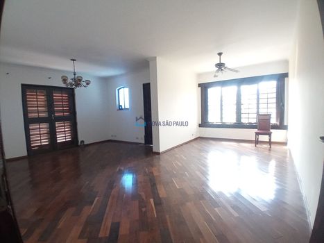 Foto 1 do(a) Casa de 3 quartos à venda em Parque Jabaquara, São Paulo