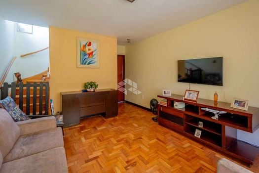 Foto 7 do(a) Casa de 2 quartos à venda em Vila Erna, São Paulo