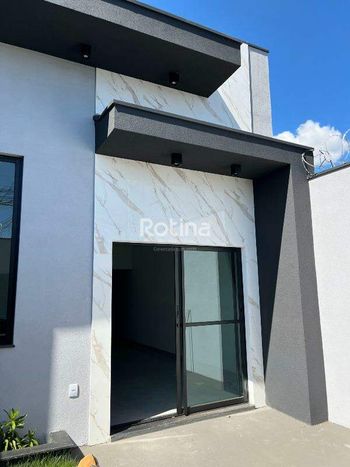 Foto 4 do(a) Casa de 3 quartos à venda em Jardim Brasília, Uberlândia