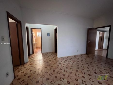 Foto 6 do(a) Casa de 3 quartos à venda em Higienópolis, Araçatuba