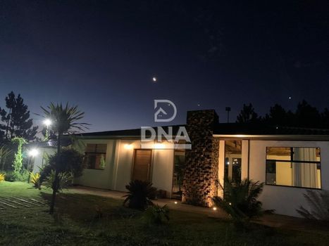Foto 1 do(a) Fazenda / Sítio / Chácara de 3 quartos à venda em null, Pardinho