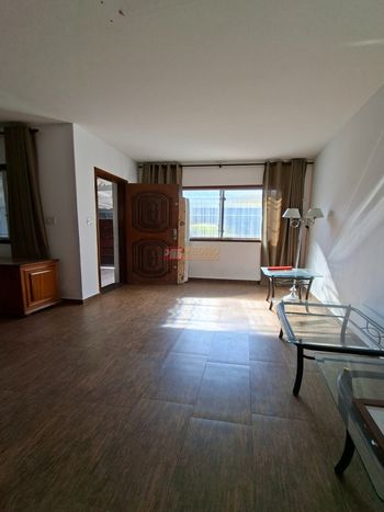 Foto 6 do(a) Casa de 4 quartos à venda em Vila Liviero, São Paulo