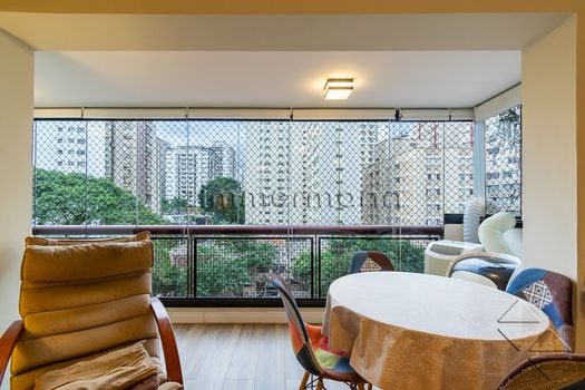 Foto 4 do(a) Apartamento de 3 quartos à venda em Indianópolis, São Paulo