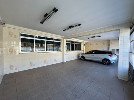 Foto 3 do(a) Casa de 3 quartos para alugar em Parque Novo Mundo, São Paulo