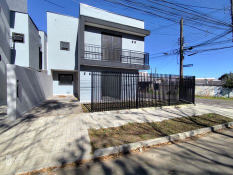 Foto 3 do(a) Casa de 2 quartos à venda em Tatuquara, Curitiba