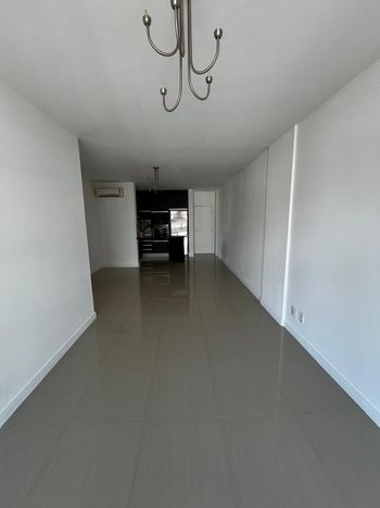 Foto 18 do(a) Apartamento de 3 quartos à venda em Canto, Florianópolis