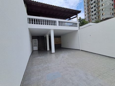 Foto 3 do(a) Casa de 2 quartos à venda em Parque Maria Helena, São Paulo