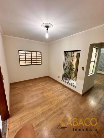Foto 5 do(a) Casa de 3 quartos à venda em Parque Santa Felícia Jardim, São Carlos