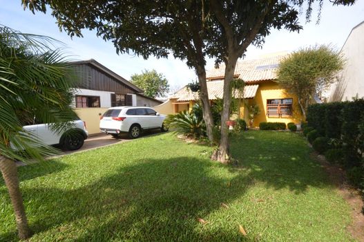 Foto 2 do(a) Casa de 3 quartos à venda em Niterói, Canoas